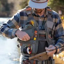 Fishpond Flint Hills Vest (Gravel) 5 Fishpond Flint Hills Vest (Gravel) -Fishing Reels Shop fishpondflinthillsclose 96477.1647656889